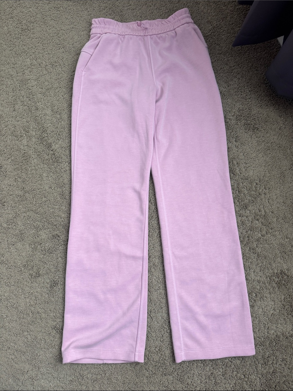 Lululemon size 4 pants, super soft